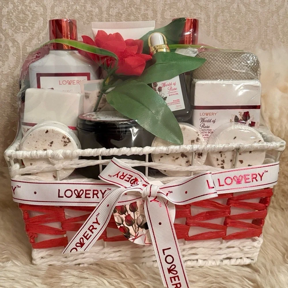 Brand New Valentine's Day Gift 35-Piece Red Rose Bath & Body Spa Set Self-Care